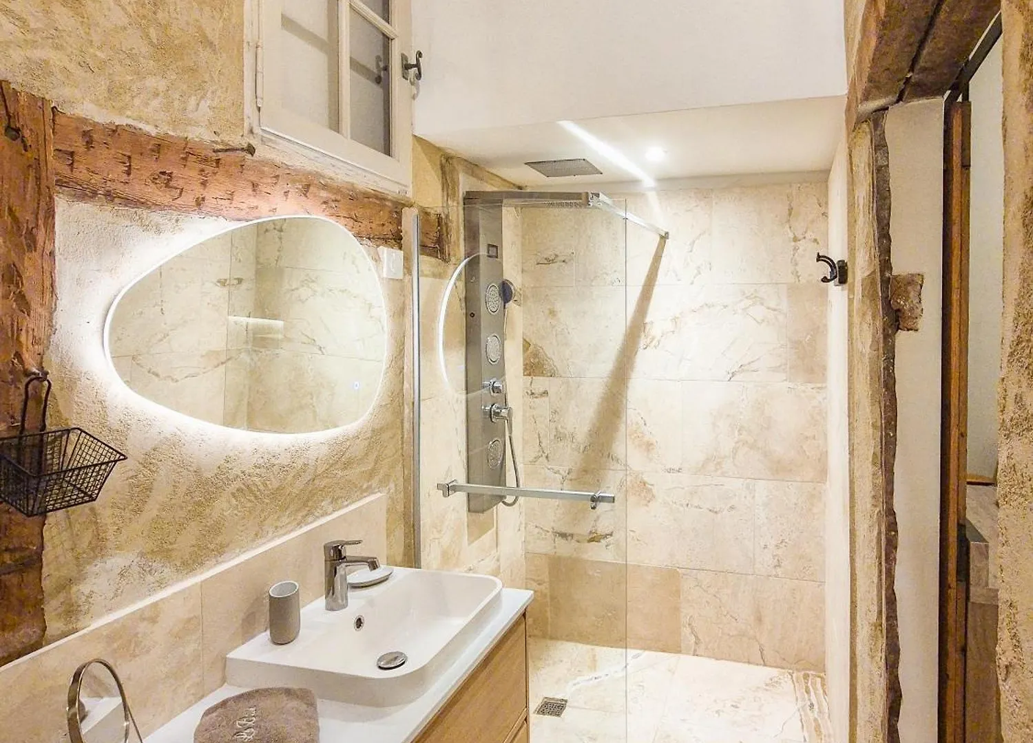 Appartement Au Lys Rose à LʼIsle-sur-la-Sorgue
