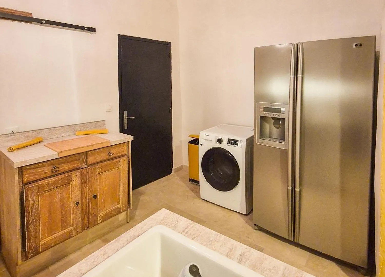 Appartement Au Lys Rose à LʼIsle-sur-la-Sorgue France